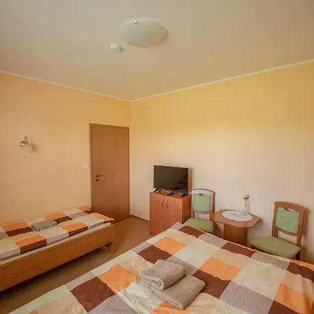 Guest house V Lukach
